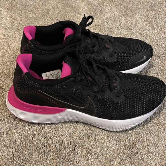Nike Renew, Women's size 9, worn a couple times, like new condition - Picture 3 of 6
